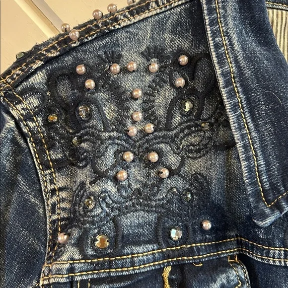 FEMME FATALE Pearl Embroidered Denim Jacket - Picture 4 of 16